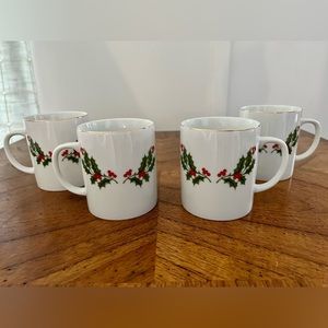 Set of 4 Vintage ‘Christmas Holly’ Fine Porcelain Mugs